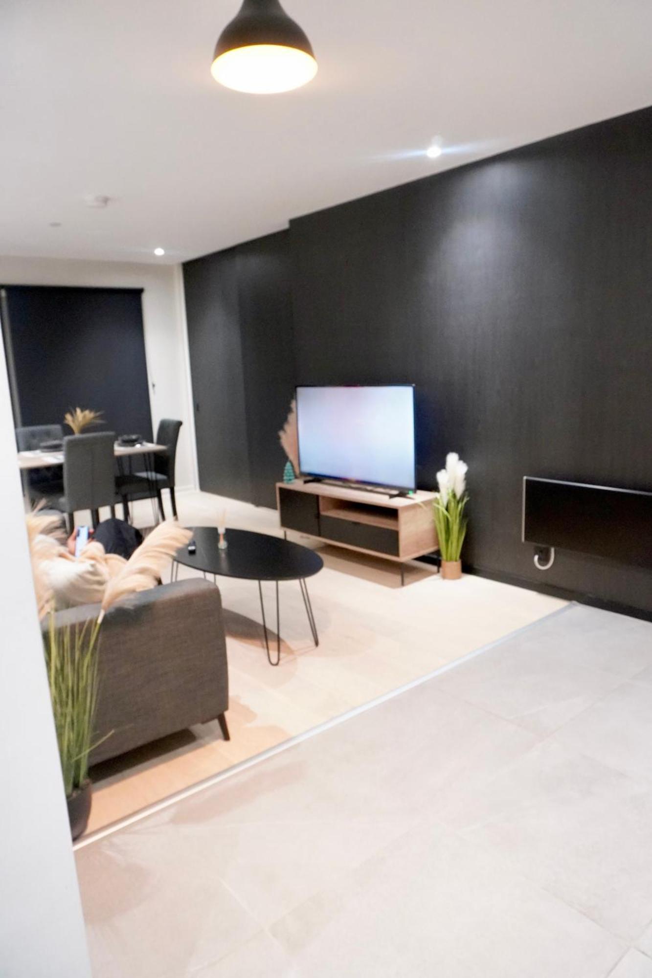 Central Manchester Luxury 2 Bed Apartment With Balcony Esterno foto